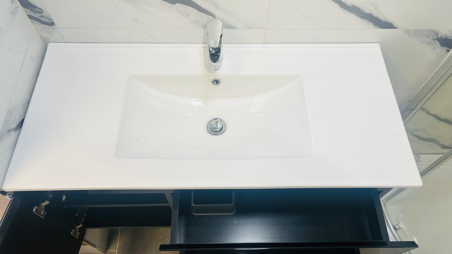 CH1002 WALL HUNG WITH BASIN BLACK 1000