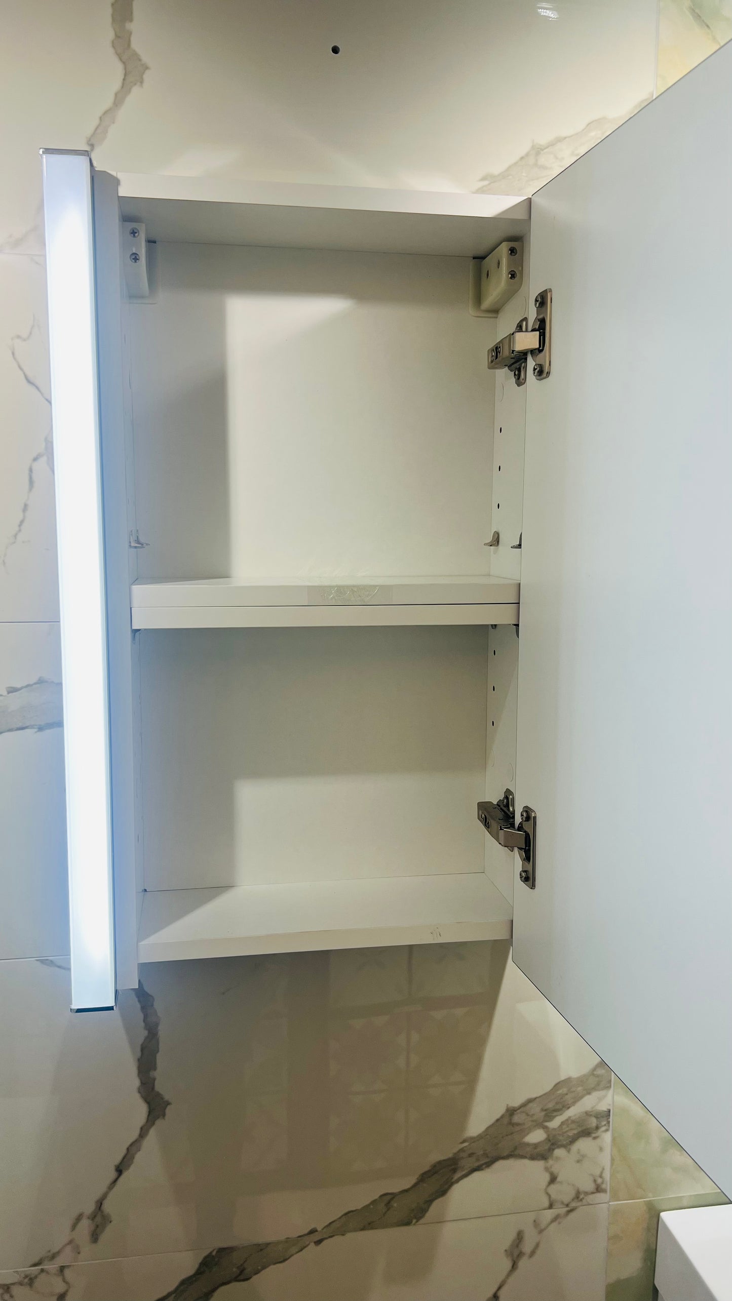 400 LED MORROR ONE DOOR